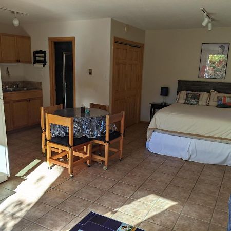 Studio Apartment 15 Minute Walk To Plaza Santa Fe Buitenkant foto